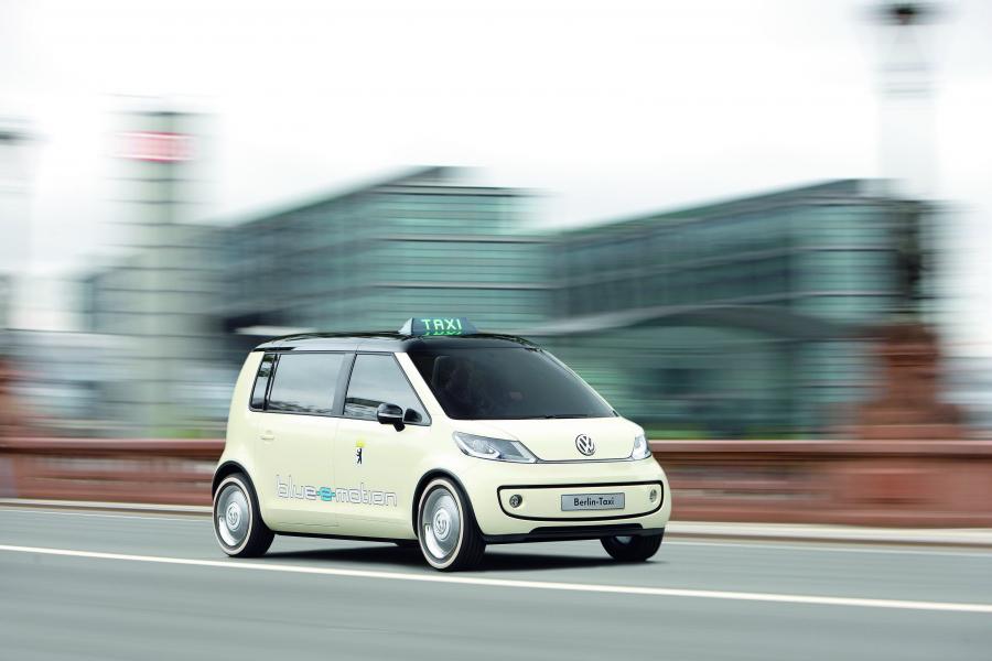  Volkswagen Berlin Taxi 2010 года  (фото 8 из 11)